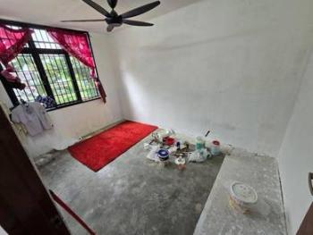 Flat at Jalan Putri 4/12, Kulai, photo 2