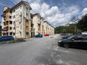 Apartmen di Jalan Seksyen U5, Shah Alam, foto 1