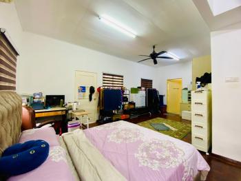 Banglo di TAMAN TEMPLER SAUJANA RAWANG BUNGALOW, Rawang, foto 9