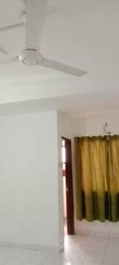 客厅/饭厅 – Taman Lembah Maju 600, Ampang的公寓，照片3