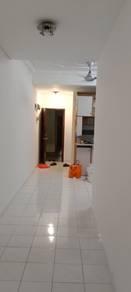 客厅/饭厅 – Taman Lembah Maju 600, Ampang的公寓，照片2