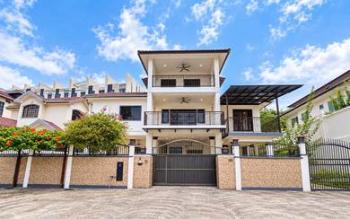 Bukit Antarabangsa, Bukit Antarabangsa的平房，照片1
