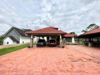 Bungalow at Bangi Golf Resort, Bangi, photo 1