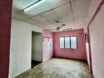 Taman Sri Plentong, Masai的平层住宅，照片3