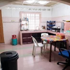 House at Jalan Damai, Taman Sri Damai, Rengit, Batu Pahat, photo 3