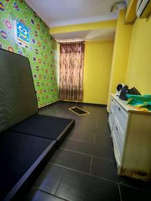 Bilik tidur – Kondominium di Putra Indah Condominium, Seri Kembangan, foto 10