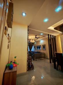 Ruang tamu & makan – Kondominium di Putra Indah Condominium, Seri Kembangan, foto 5