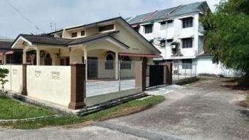 外观 – Taman Seri Wangsa, Batu Berendam的房屋，照片1