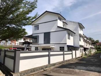 Kampung Aman Larkin, Johor Bahru的房屋，照片2
