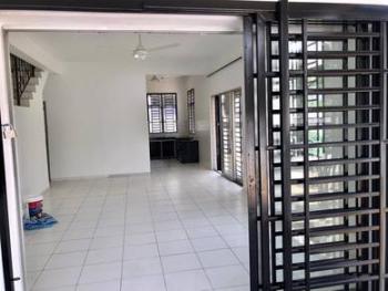 Kampung Aman Larkin, Johor Bahru的房屋，照片5