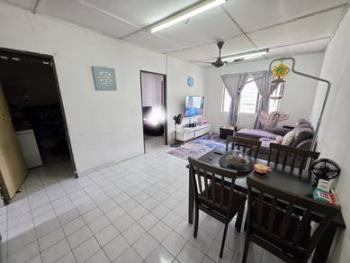 Flat at Gugusan Seroja, Kota Damansara, photo 4