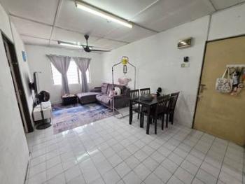 Flat at Gugusan Seroja, Kota Damansara, photo 3