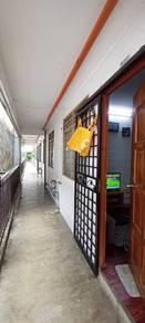 Flat at Sungai Batu (Blok 8), Teluk Kumbar, photo 2