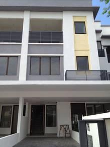 Townhouse at 16 Sierra, Puchong, photo 1