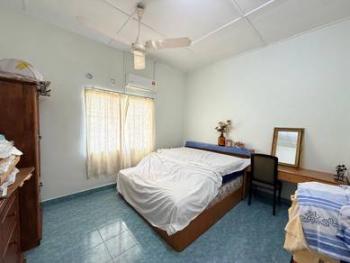 Bungalow at Taman Union, Klebang, photo 4