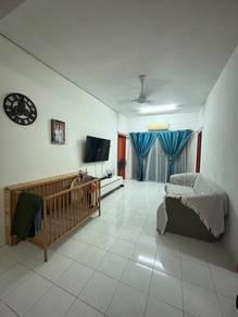 Apartmen di Putra Indah, Seri Kembangan, foto 1