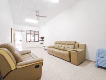 Taman Daya - Jalan Rumbia, Johor Bahru的房屋，照片1