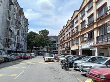 Apartmen di Taman Pusat Kepong, Kepong, foto 1