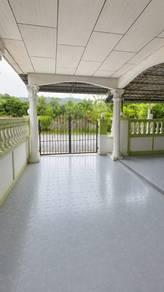 阳台 – Taman Bukit Kepayang, Seremban的房屋，照片2