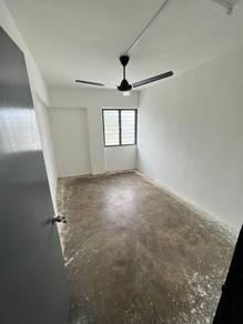 Flat at Desa Serdang, Seri Kembangan, photo 2