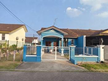 Rumah di Jalan Kiara, Pasir Gudang, foto 2