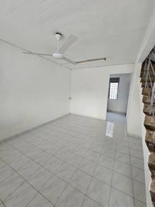 Jln Ros Merah, Taman Johor Jaya, Plentong的房屋，照片1