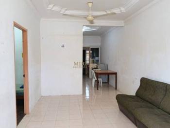 Lorong Desa Senadin 2C, Miri的房屋，照片2