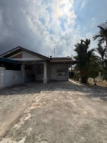 Rumah di Jalan Jambu, Taman Kota Masai, Pasir Gudang, foto 2