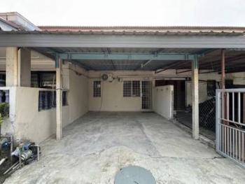 House at Taman Bukit Kemuning Seksyen 32, Shah Alam, photo 1