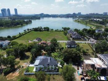 Bungalow at Perdana Lakeview East, Cyberjaya, photo 3