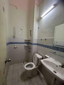 Bathroom – House at Jalan 22, Johor Bahru, photo 4
