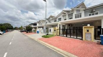 House at D'Kayangan Seksyen 13, Shah Alam, photo 1