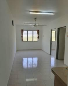 Flat at Taman Muhibbah, Seri Kembangan, photo 4