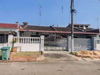 House at 310 Jalan Nibong, Kulai, photo 2