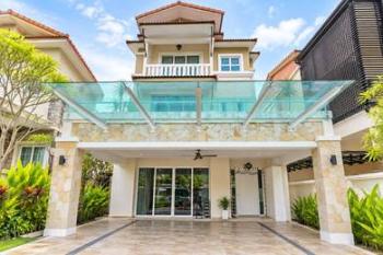 VILLA KRISTAL HEIGHTS, Gombak的房屋，照片1