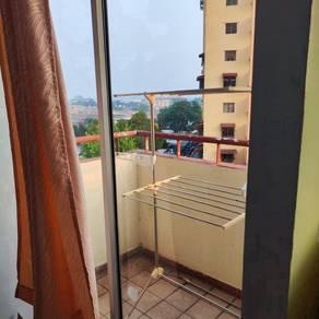 Belimbing Heights, Seri Kembangan的共管公寓，照片3