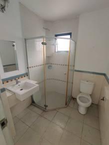 Bilik air – Rumah Bandar di Park Villa, Puchong, foto 3