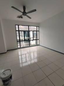Ruang tamu & makan – Rumah Bandar di Park Villa, Puchong, foto 2