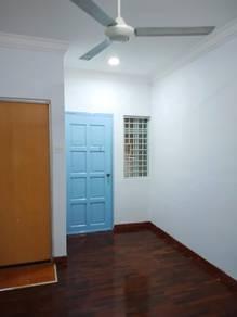 Rumah di Taman Sungai Besi Indah, Seri Kembangan, foto 2
