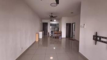 客厅/饭厅 – Residensi Zamrud, Kajang的共管公寓，照片5