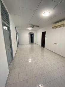 Ruang tamu & makan – Rumah di Damai Lorong Lengkuas 2, Kota Kinabalu, foto 1