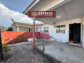 Rumah di Senadin, Miri, foto 2