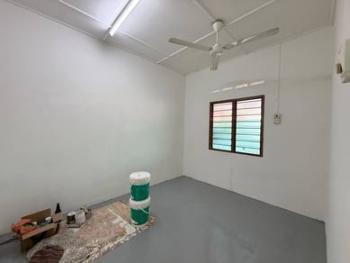 Taman Pertama, Batu Berendam的房屋，照片4
