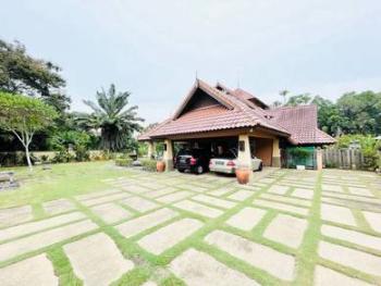 Bungalow at Country Heights, Kajang, photo 3