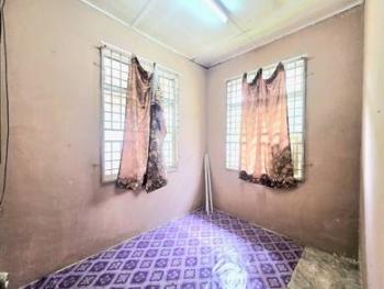Bungalow at Sg Isap Damai, Kuantan, photo 8