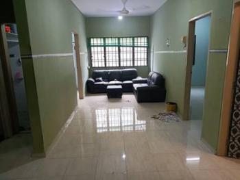 Blok 7, Flora Heights, Pasir Gudang的平层住宅，照片1