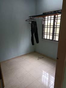 Blok 7, Flora Heights, Pasir Gudang的平层住宅，照片6