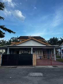 House at TAMAN CENDERAWASIH, OLAK LEMPIT, Banting, photo 1