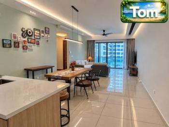 Ruang tamu & makan – Kondominium di Queens Residences Q1, Bayan Lepas, foto 2