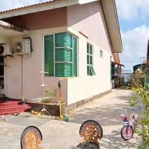 Bungalow at Pantai Cahaya Bulan, Kota Bharu, photo 5